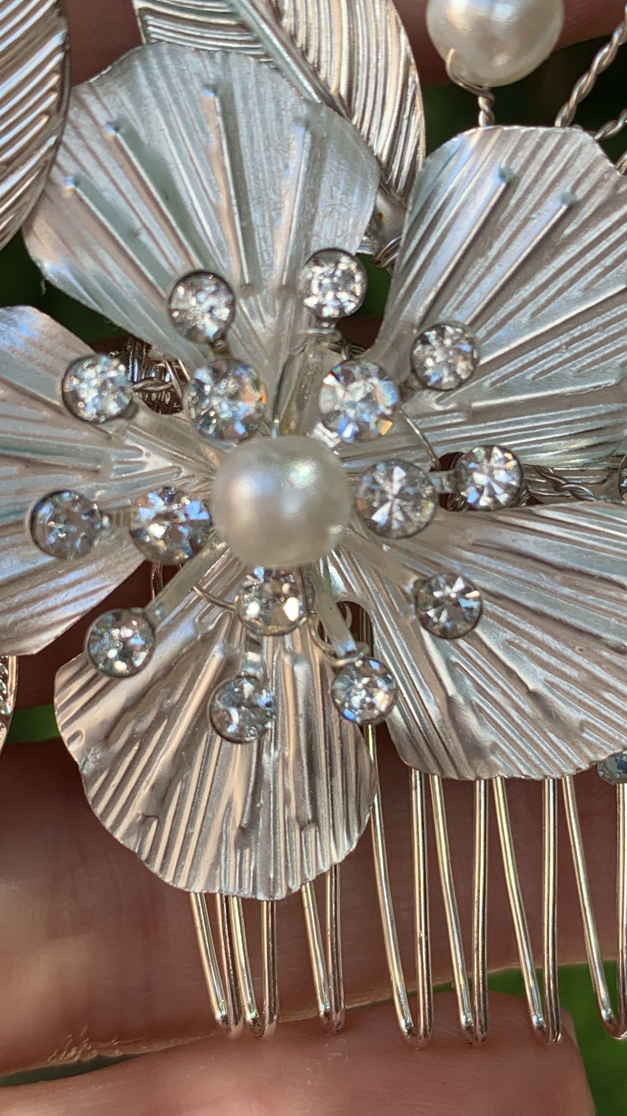 #005 Silver Bridal Hair Comb – Floral Design with Pearls & Crystal Accents
