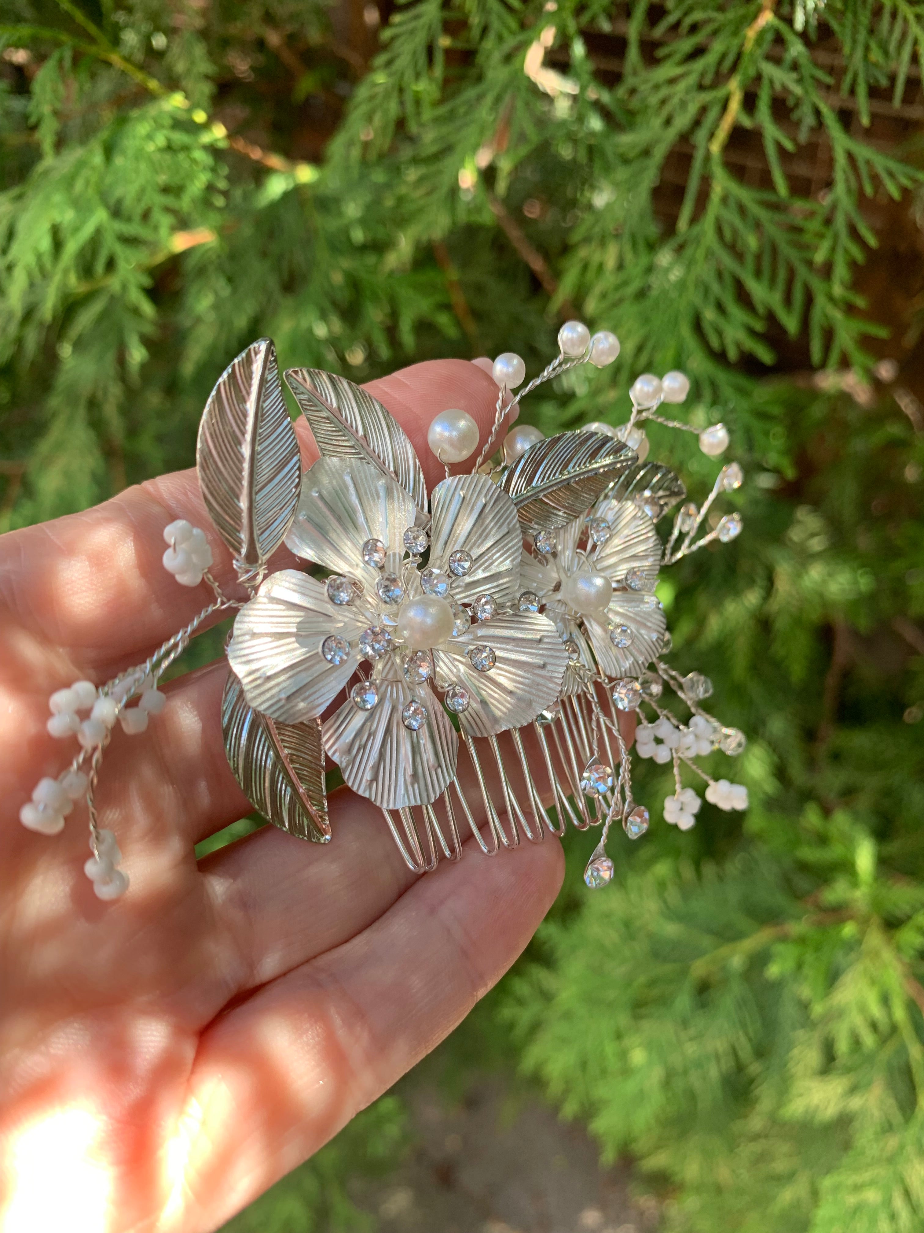 #005 Silver Bridal Hair Comb – Floral Design with Pearls & Crystal Accents
