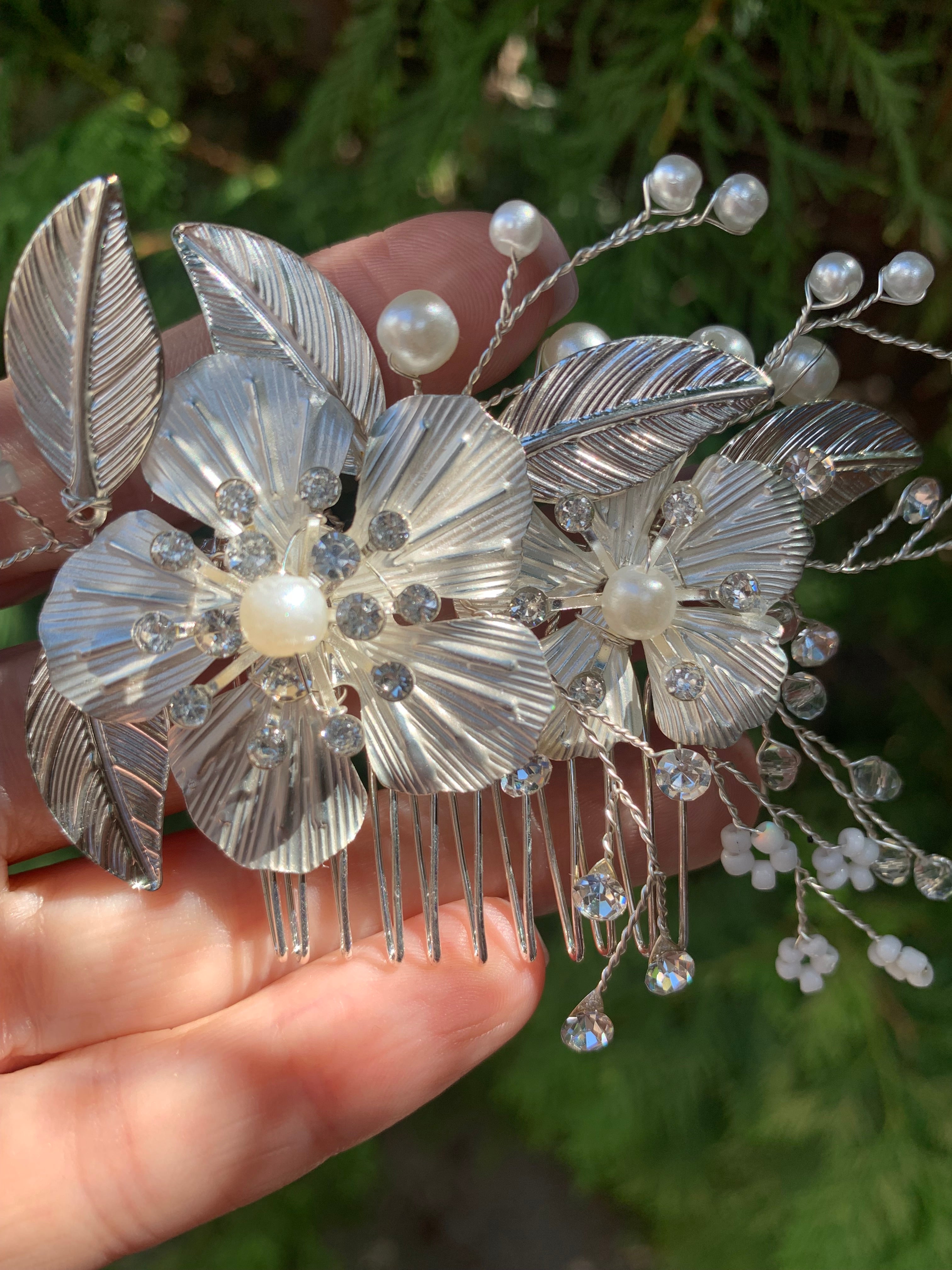 #005 Silver Bridal Hair Comb – Floral Design with Pearls & Crystal Accents