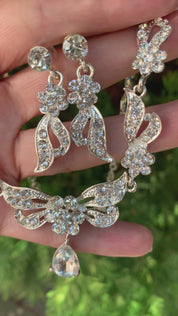#039: Silver Bridal Jewelry Set – Crystal Necklace & Drop Earrings for Weddings